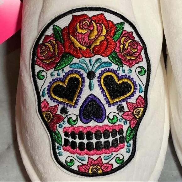 Betsey Johnson Betsiest Vibrant Sugar Skulls Slipper White - Picture 4 of 10